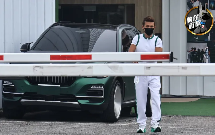 潘若迪駕駛價值392萬元的德國血統BMW X5 xDrive40i M Sport到華視附近停車。特勤中心攝