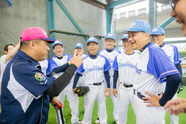 慢壘賽程0524下午1點「新北隊」VS「臺北隊」在臺北觀山棒球場展開。體育局提供