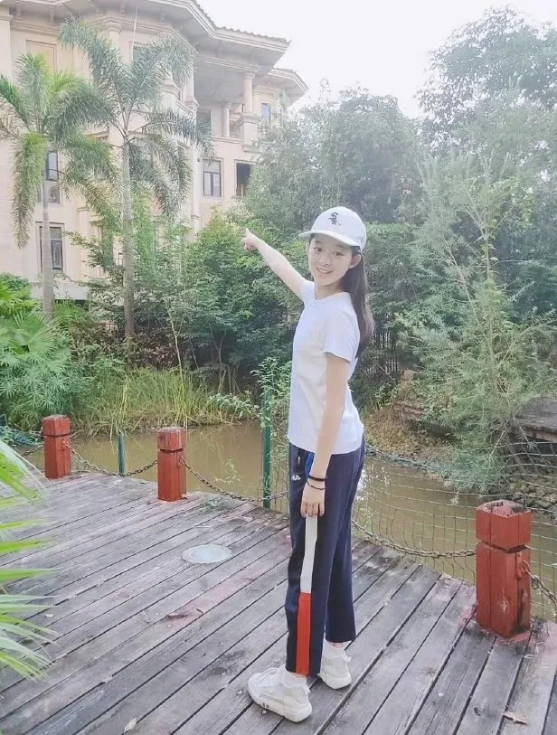 黃楊鈿甜小時候就住大別墅。翻攝黃楊鈿甜微博