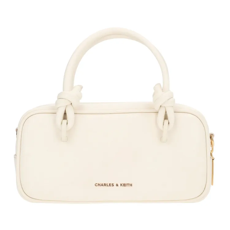 CHARLES & KEITH Sammie扭結保齡球包，2190元。品牌提供