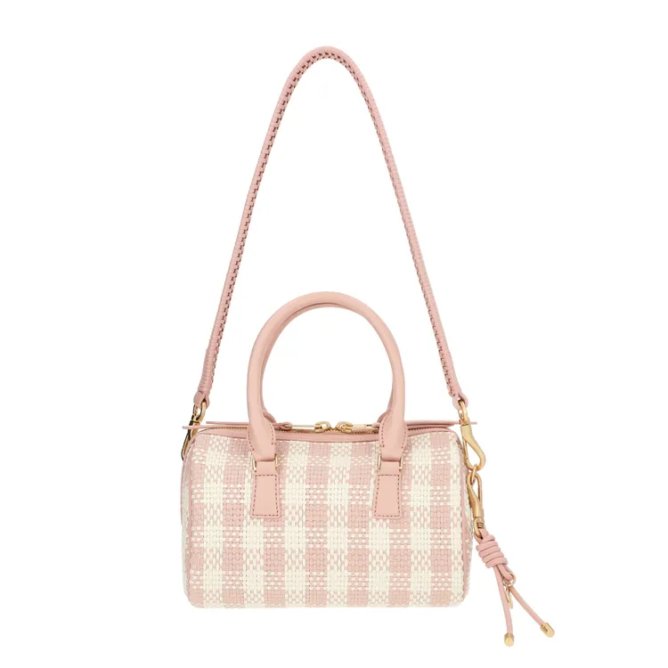 CHARLES & KEITH Everleigh格紋保齡球包，2990元。品牌提供