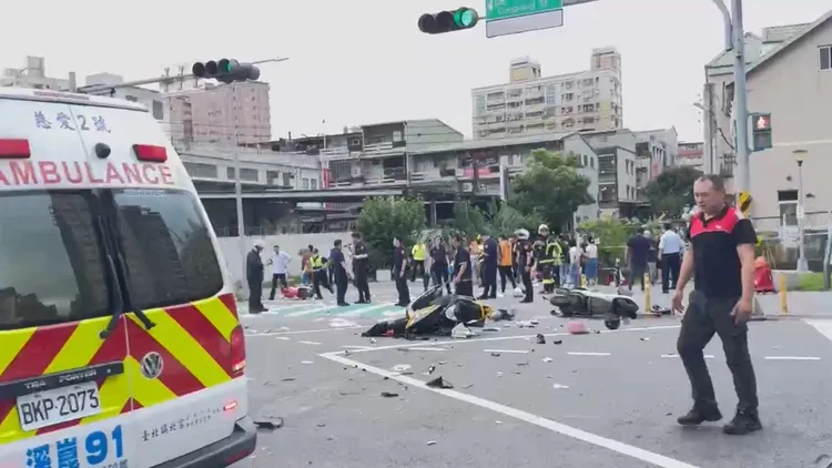 民眾一直呼喊「還有救護車嗎？」，受傷者不斷增加。翻攝畫面