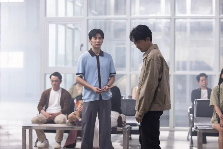 李國毅（左）與施名帥重逢戲催人熱淚。相信音樂提供