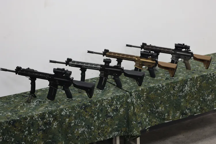 國軍T112新制式步槍。李俊毅攝影
