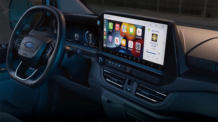 中控部分配置13吋全彩觸控螢幕與SYNC 4娛樂通訊整合系統。業者提供