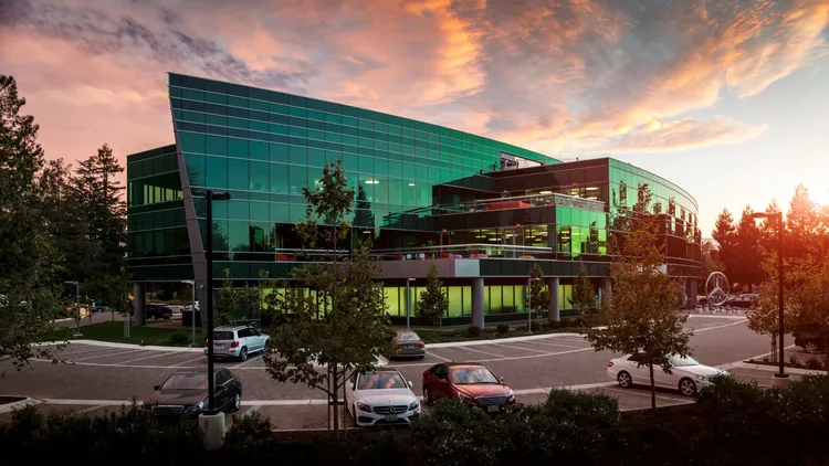 這座橫跨德國工程與矽谷創新的實驗室，至今已累積近百項美國專利。業者提供