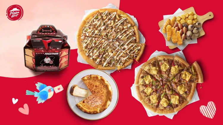 期間推出外帶送大比薩或外送送小薩組合搭配8吋原味巴斯克蛋糕，就再送一份指定拼盤特價1488元起。必勝客提供