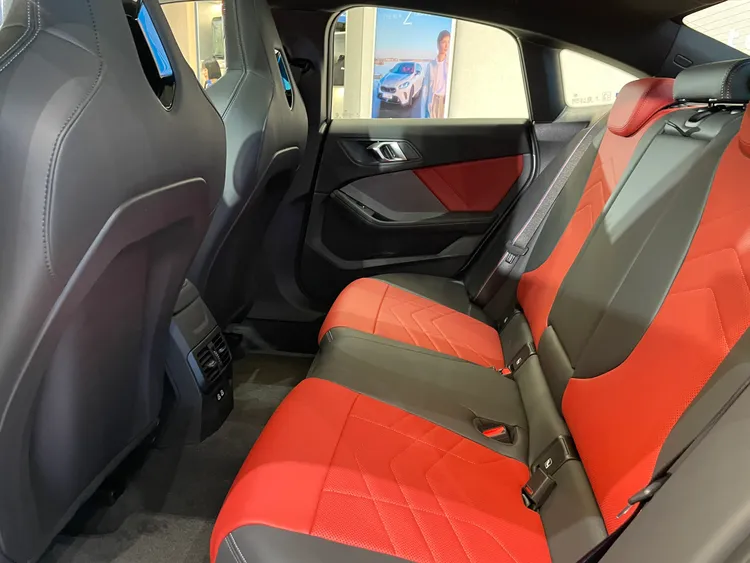 全景天窗也是M235 xDrive Gran Coupé Racing Edition標準配備。林浩昇攝