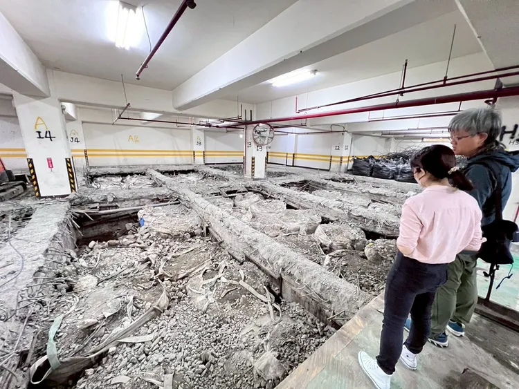 桃園檢警環聯合查獲非法堆置廢棄物。桃園地檢署提供