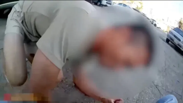 施男去年就因持槍被起訴，沒想到還是不改惡習，日前被高市刑大員警逮捕。翻攝照片