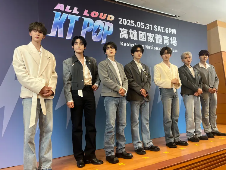 金奎彬（左起）、金地雄、MATTHEW、韓維辰、成韓彬、金泰來、朴乾旭演出前受訪。陳薇安攝