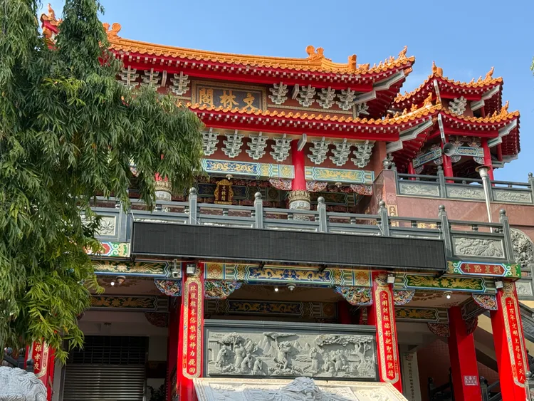 新竹的「芎林文林閣」被譽為全台最大文昌廟。攝影中心