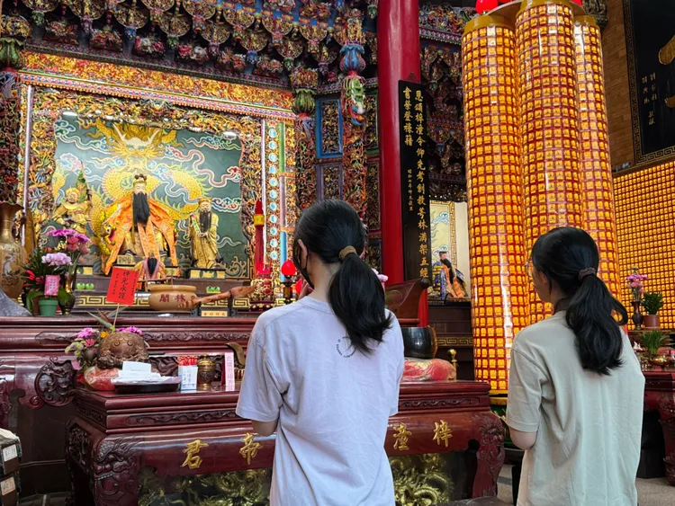 考生會選擇離家近的文昌宮進行參拜，祈求考運順利。攝影中心