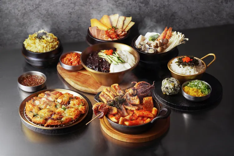 金咕副食也全面升級，共12種韓式料理可選擇。王品提供