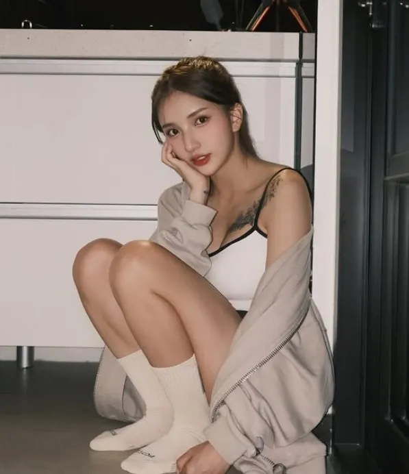 Dora外表甜美，受訪時又很敢說，反差很大。翻攝Dora IG