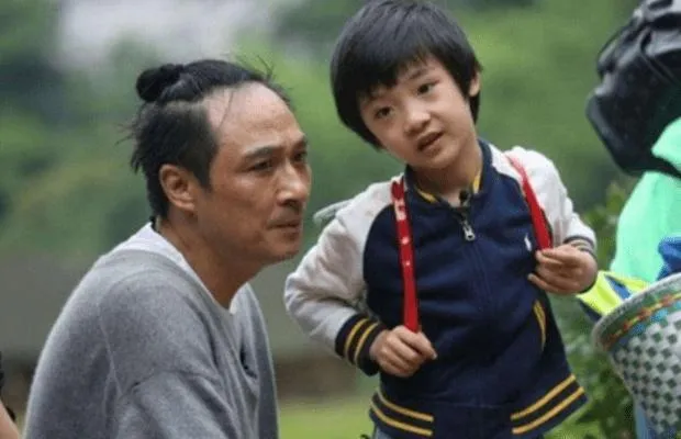 吳費曼與爸爸吳鎮宇當年上節目很圈粉。翻攝《爸爸去哪兒》微博