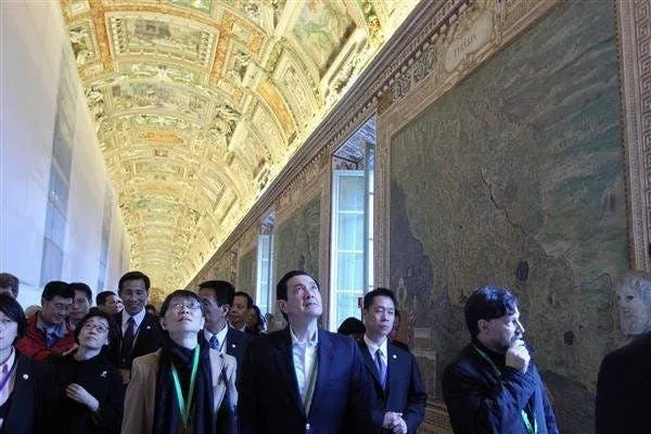 馬英九參加方濟各就職典禮。總統府提供