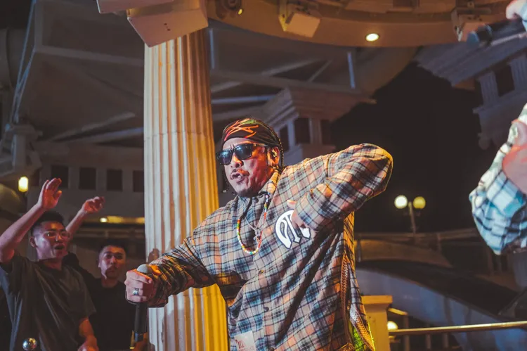 葛西瓦在船上帶來精彩演出。東南美娛樂提供