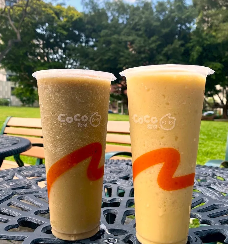 一日限定大杯綠豆沙、芒果冰沙第二杯只要10元。CoCo提供