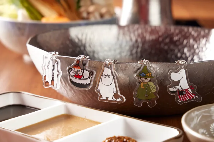 「黑毛屋X姆明主題鍋物店」處處可見角色設計元素。乾杯集團提供