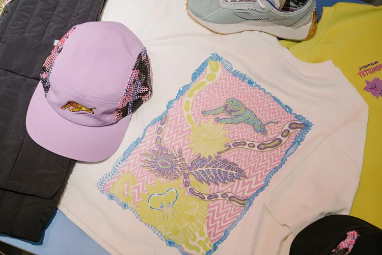 聯名單品上可以看到田俵谷哲典的異種神獸角色融合大自然圖形元素。品牌提供