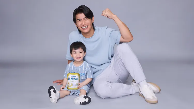 台灣隊長陳傑憲親身見證，寶貝兒子開始喝能恩水解3後，體質穩定、發展良好。業者提供