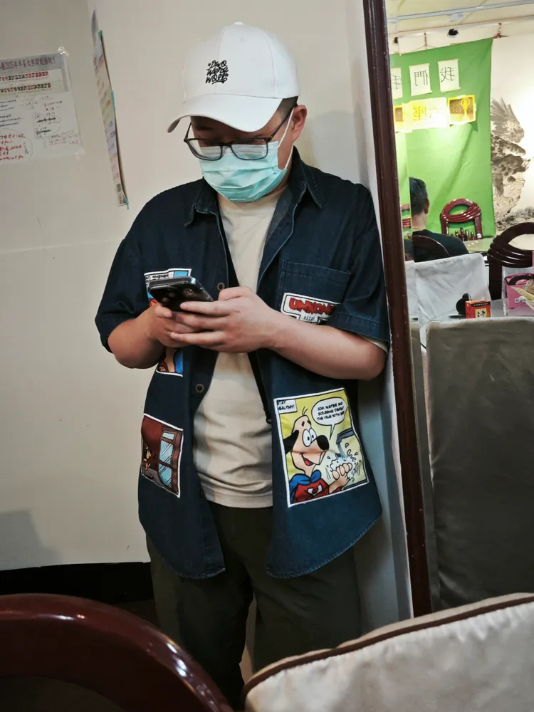 澎恰恰兒子皮皮今天悄悄出現在記者會。彭欣偉攝