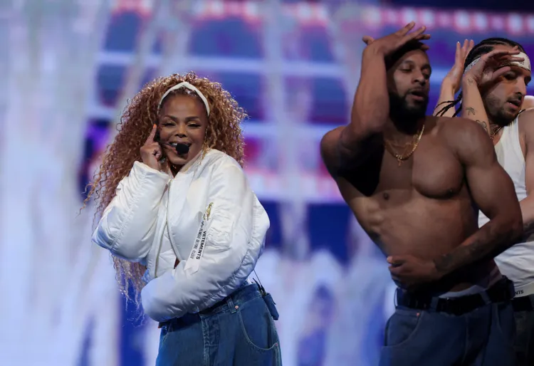 珍娜傑克遜帶來回憶殺表演。路透