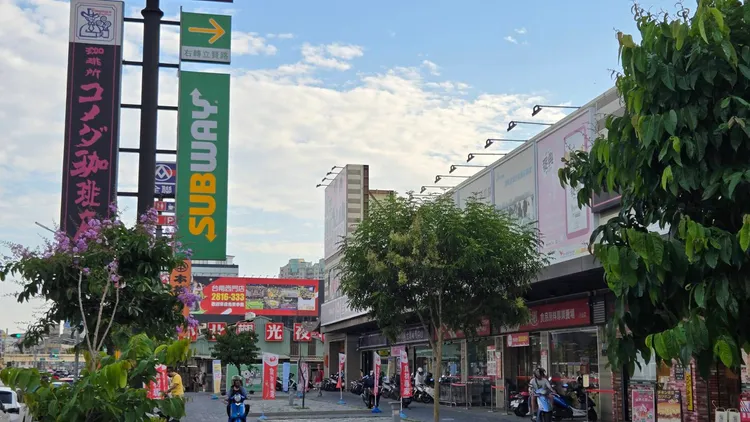 新光三越小北門店新開幕，瞄準北區、安南區32萬人口，小北商圈有望再創繁榮。莊曜聰攝