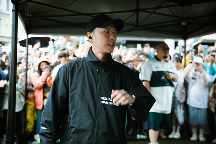 小春分享自己無法接受「便當裡有絲瓜」，近期最受不了的則是被叫「哥」。本色提供