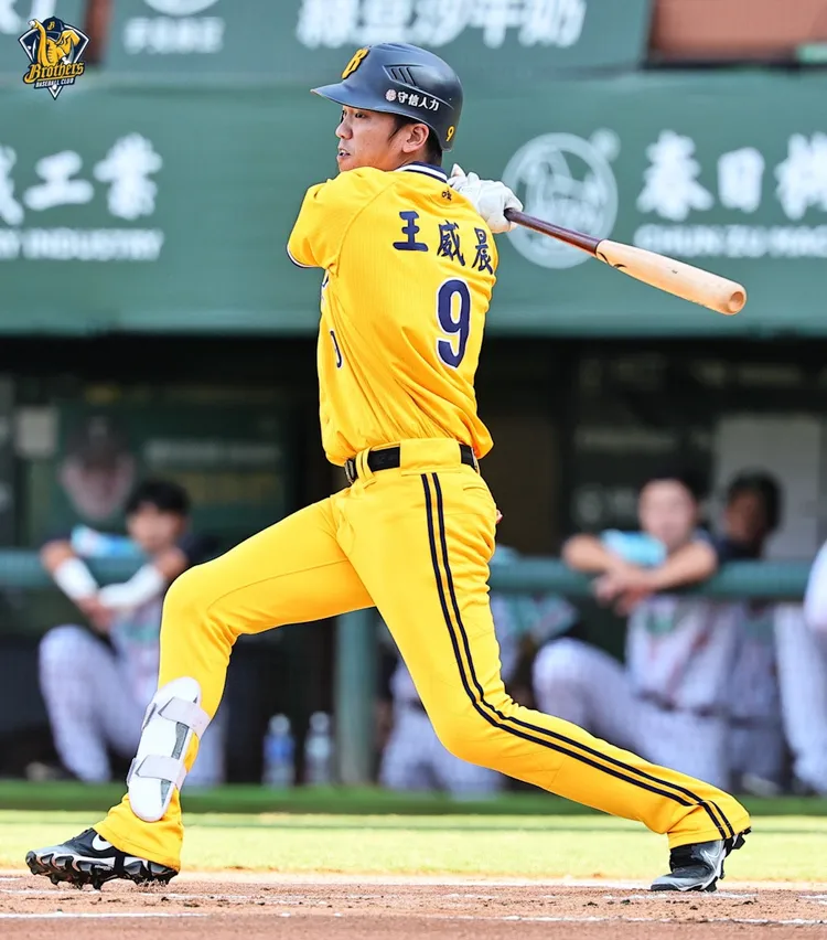 王威晨也開轟。   中信兄弟提供