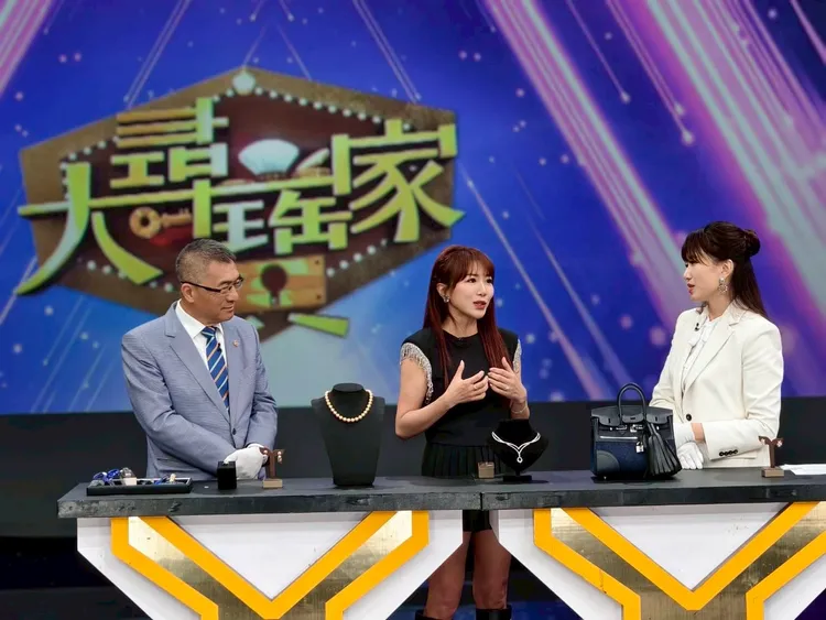 佩甄10克拉方鑽增值百萬。JET綜合台提供