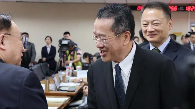 國防部長顧立雄表示，除了潛艦因海測還未完成解凍案送出，其他的解凍案都已送出，國防部希望國防預算能夠獲得國人、朝野立委支持。記者葉家瑋攝