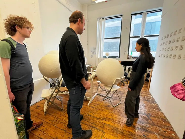 鄭宜欣邀請現場觀眾與漢文字互動。駐紐約台北文化中心提供