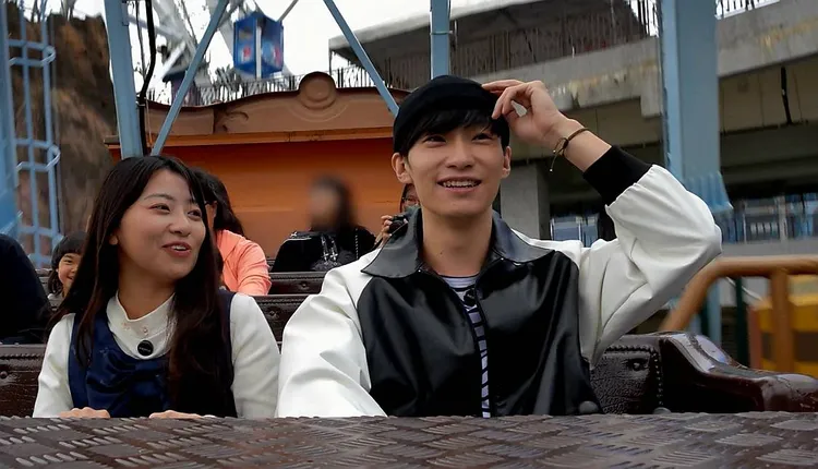 洪義跟蔡君岱配對。三立提供