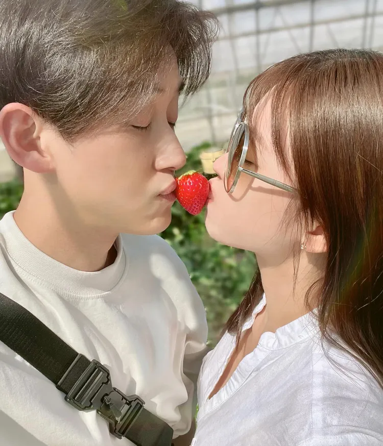 陳乃榮（左）與賴琳恩結婚8年多，鮮少公開放閃。圖／摘自臉書