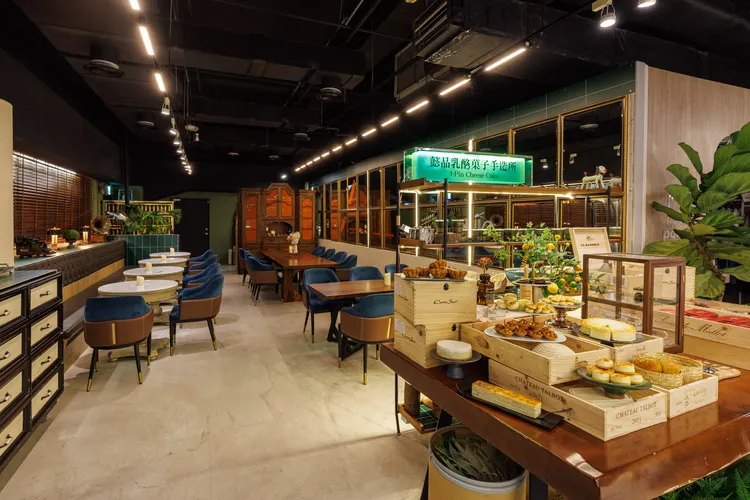 以大蒜包聞名的「懿品乳酪菓子手造所」也首度進駐商場。誠品提供