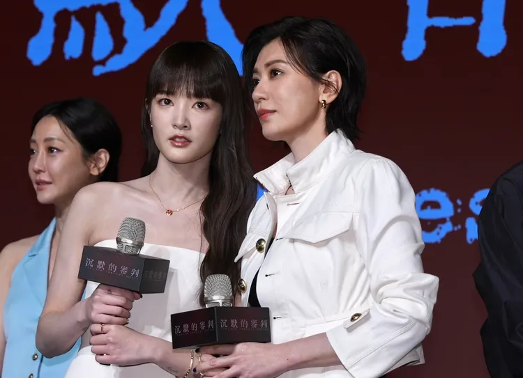 王淨和賈靜雯再次合作。攝影中心攝