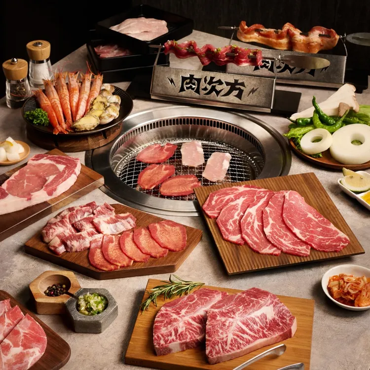 即日起至6月底，平日下午2點攜伴前往全台「肉次方」內用消費可爽吃3小時。王品集團提供