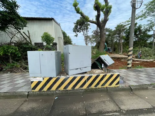 台電配電設備變壓器遭撞毀損 八德區505用戶停電