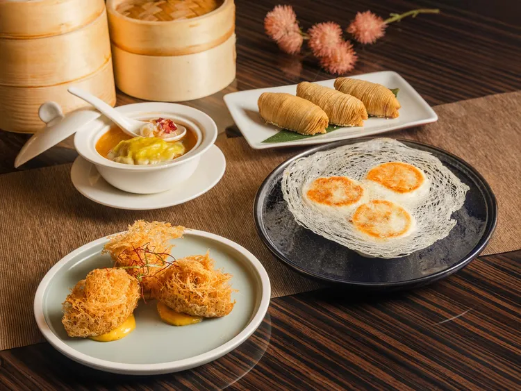 匠心鉅獻招牌功夫港點，必嚐獨家葡汁蜂巢炸芋角、192層手工蘿蔔酥。業者提供