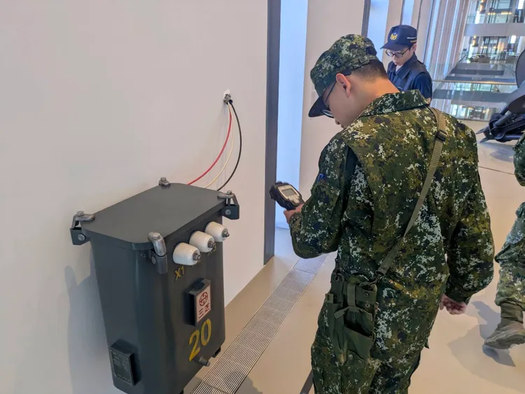 三三化學兵團也到場支援執勤。翻攝畫面