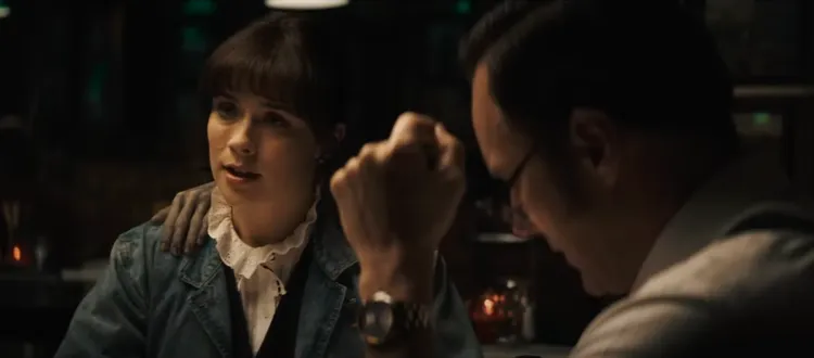 鬼手搭肩畫面超毛。翻攝預告