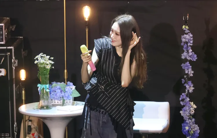 李聖經聽粉絲的尖叫聲。莊宗達攝