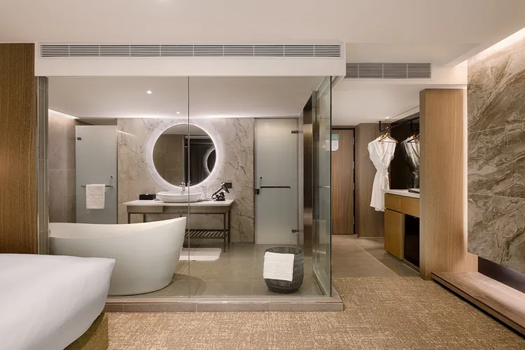 「宅夏都」獨家全館入住即贈Happy Hour，每晚含稅2899元起。業者提供