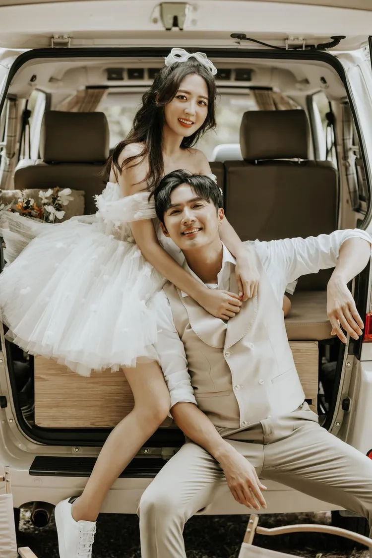 洪詩及李運慶升格二寶爸媽幸福藏不住。翻攝洪詩臉書