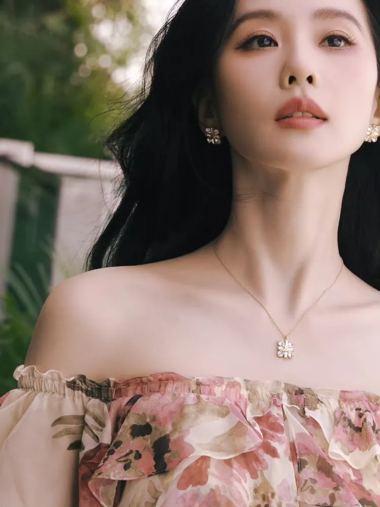 劉詩詩大秀零瑕疵美貌。翻攝詩詩的小板報微博