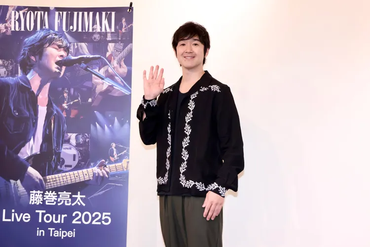 藤卷亮太15年前曾來台灣拍場刊，沒想到隔這麼久才來開唱。莊宗達攝