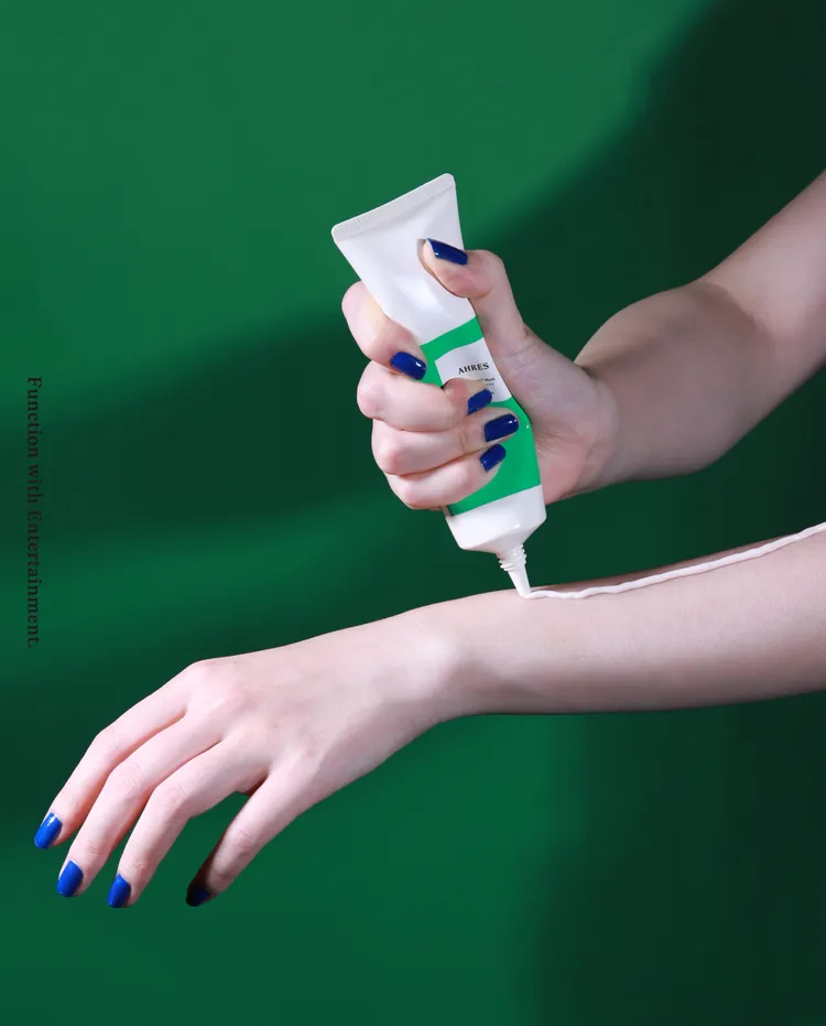 AHRES光透抗UV防曬霜SPF50/PA++++，90g／1150元。品牌提供