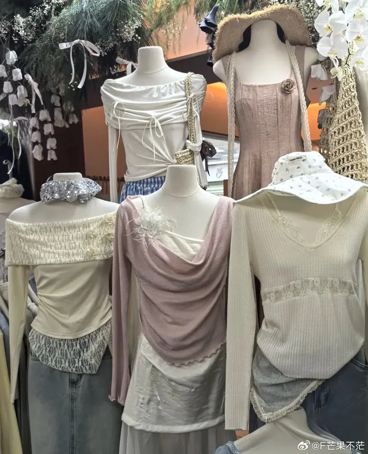 不少網友反映市面上的成衣看起來質感差、價格還不便宜。翻攝微博